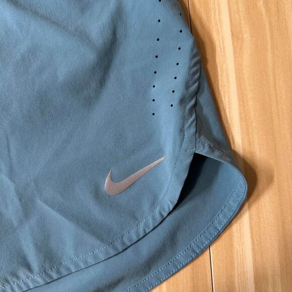 Nike Women's Blue Shorts - Picture 2 of 7